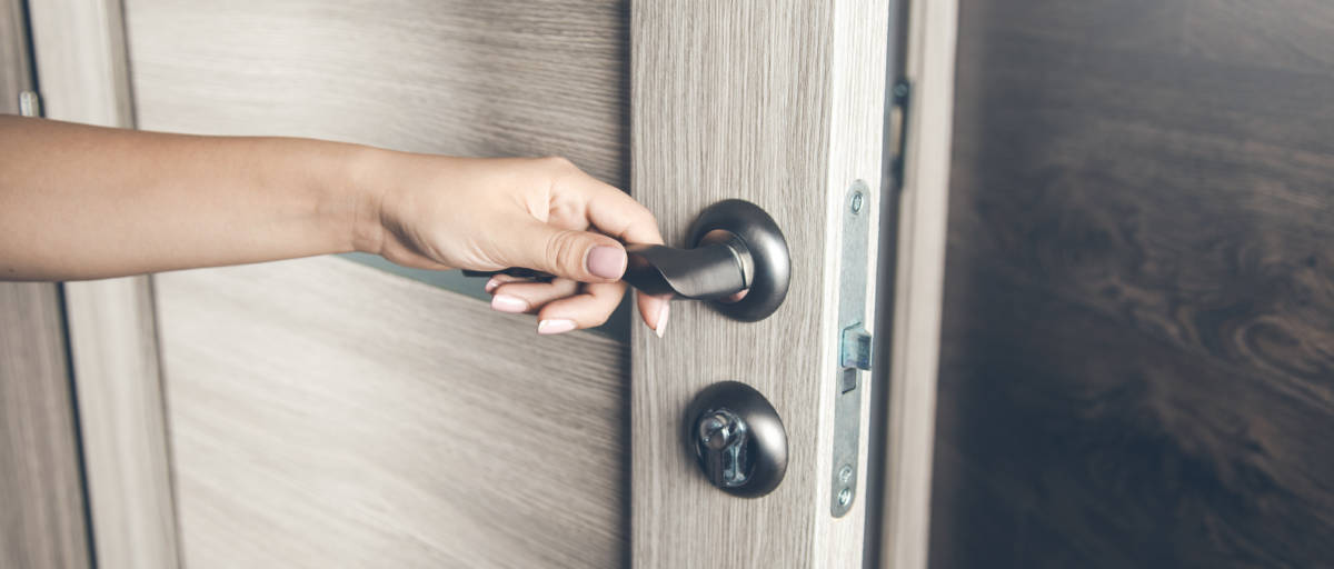 Menuiseries int&eacute;rieures : portes int&eacute;rieures bois, finitions bois pr&egrave;s de Saint-Louis et Mulhouse Ensisheim