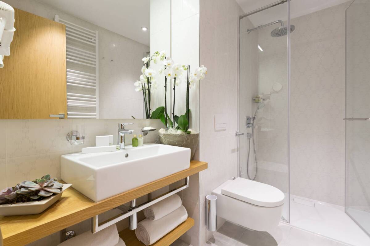 Comment personnaliser un meuble de salle de bain sur mesure avec des accessoires modernes ? Wittelsheim 2