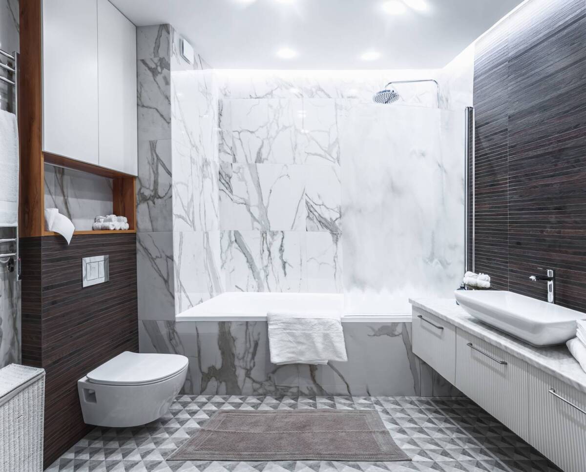 Comment personnaliser un meuble de salle de bain sur mesure avec des accessoires modernes ? Riedisheim